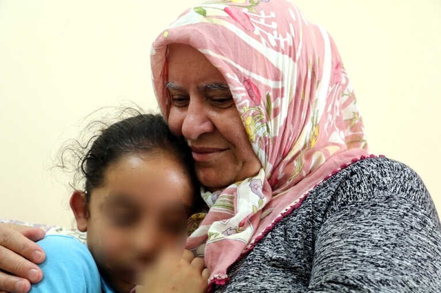 Acı Gerçeği Yıllar Sonra Öğrendi! 10 Yaşındaki Küçük Kızın Teyzesi Sandığı Kadın Annesi Çıktı