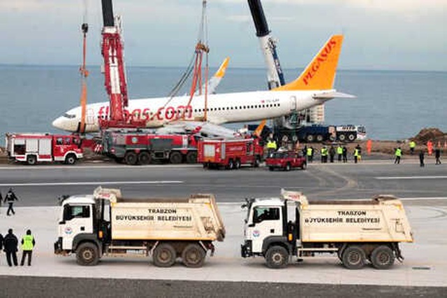 Trabzon'da Pistten Çıkan Uçağı Büyükşehir Belediyesi İstiyor