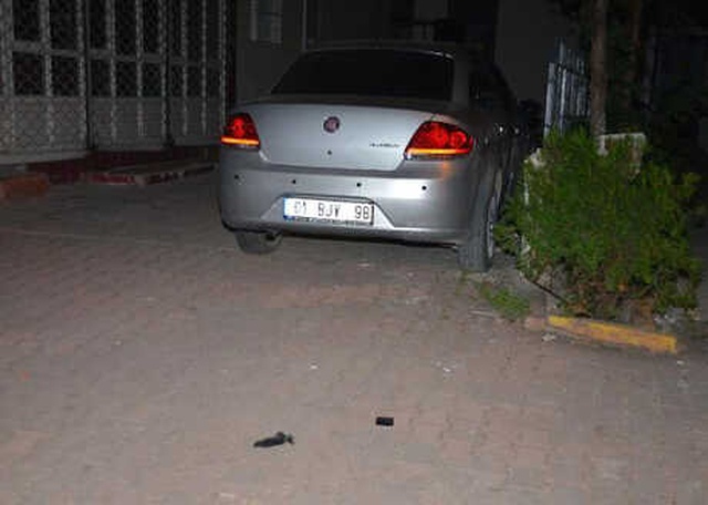 Park Halindeki Araçlara Takip Cihazı Yerleştirip Kaçan Adam, Polisleri Alarma Geçirdi!
