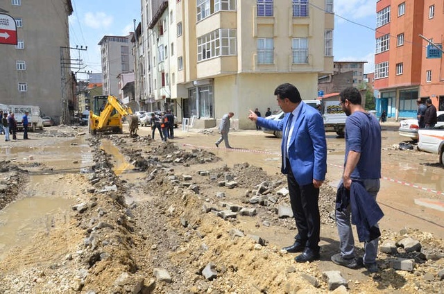 Kaçağı Bitirecek Yöntem! Yüksekova'da Elektrik Telleri Yer Altına Alınıyor