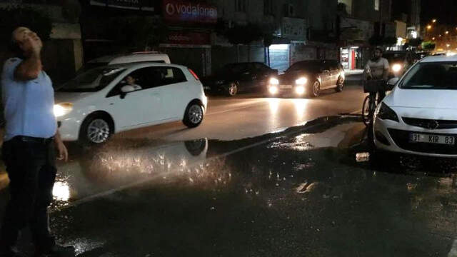 İskenderun'da Bölgesel Yağmur Görenleri Şaşkına Çevirdi!