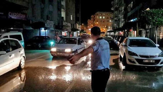 İskenderun'da Sadece 2 Metre Eninde 5 Metre Uzunluğundaki Alana Yağmur Yağdı