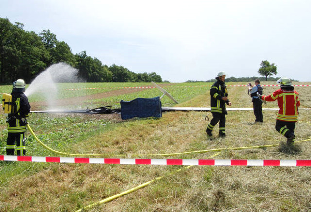 Almanya'da Alevler İçinde Kalarak Yere Çakılan Uçağın Pilotu Yanarak Can Verdi