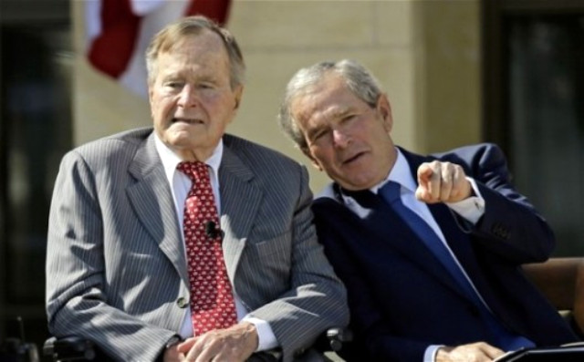 Eski ABD Başkanı George H. W. Bush Hastaneye Kaldırıldı
