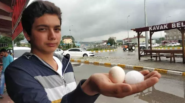 20 Dakika Süren Dolu Yağışı Hayatı Felç Etti, 6 Kişi Hastanelik Oldu
