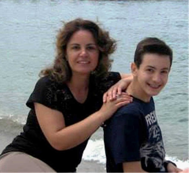 Anne-Babasını Öldürüp İntihar Eden Genç, Aile İçi Şiddet Mağduru Çıktı