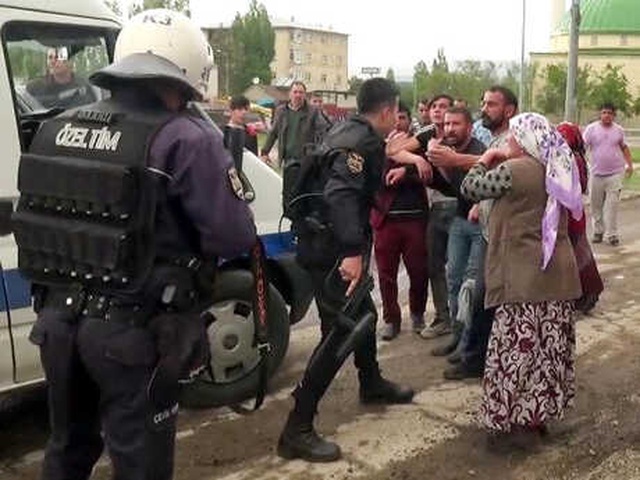 Erzurum'da İki Aile Birbirine Girmiş 10 Kişi Yaralanmıştı! Silahlı Kavgada Ölü Sayısı 2'ye Yükseldi