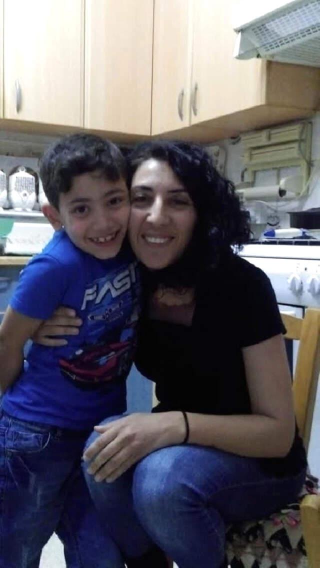 Anne, Yaramazlık Yapan Oğlunu Bıçaklayarak Öldürdü, Şahit Olan Dedesi <a class='keyword-sd' href='/kalp-krizi-2/' title='Kalp Krizi'>Kalp Krizi</a> Geçirerek Öldü