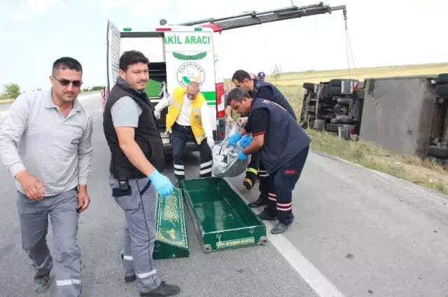 Oğlu TIR'ın Altında Kalan Acılı Baba, Olduğu Yere Çöküp Kaldı