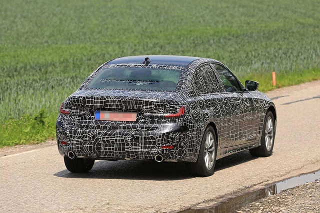 Yeni <a class='keyword-sd' href='/bmw/' title='Bmw'>Bmw</a> 3 Serisi Kamuflajlı Yakalandı