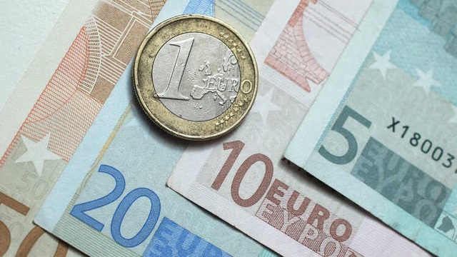 İtalya ve İspanya'ya Dair Siyasi Kaygılar Euro Bölgesi'ni Vurdu