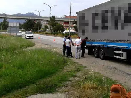 TIR'dan Fırlayan Tekerlek Yaşlı Adamın Hayatına Mal Oldu