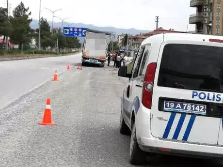 TIR'dan Fırlayan Tekerlek Yaşlı Adamın Hayatına Mal Oldu