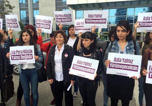 Sunucu Eda Küçük ve Oyuncu Tolga Panvaroğlu'nun Şiddet Davasında Yeni Gelişme Sunucu Eda Küçük ve Oyuncu Tolga Panvaroğlu'nun Şiddet Davasında Yeni Gelişme