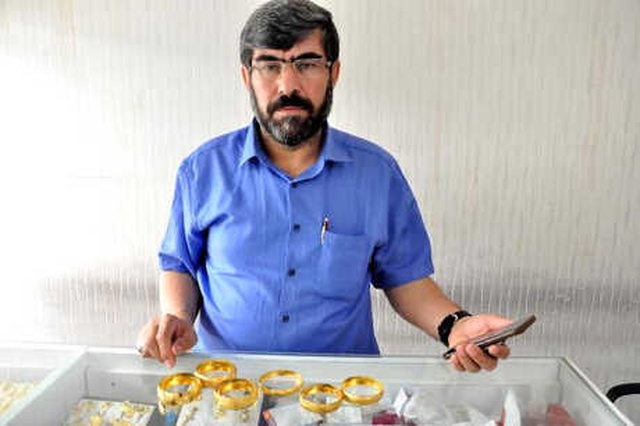 Kuyumcuda 20 Saniyede 9 Bin 500 Liralık Hırsızlık Yaptılar