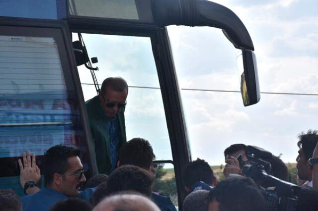 Erdoğan'dan, İnce'nin Demirtaş Çıkışına Sert Tepki: Sen Ne Diyorsun, Neyi Serbest Bırakıyorsun