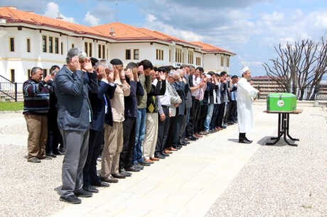 Yüzlerce Öğrenciye Fayda Sağlayan Kadavra, 17 Yıl Sonra Toprağa Verildi
