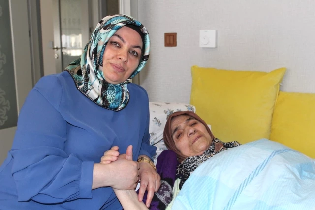 Erdoğan Raife Ninenin Son Arzusunu Yerine Getirmek İçin Ziyaretine Gitti