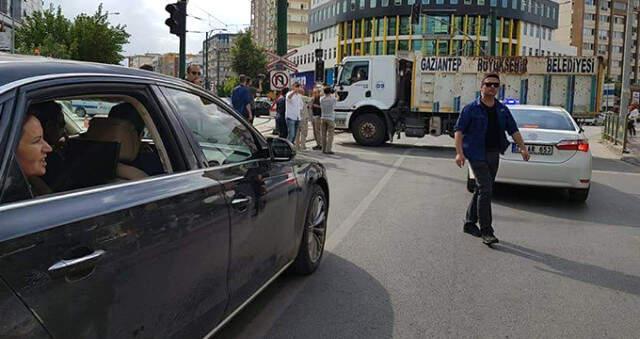 Miting Öncesi Yollar Belediye Kamyonlarıyla Kapatıldı, Akşener Ateş Püskürdü