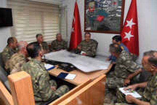 Orgeneral Akar, Hakkari'de Birlikleri Denetledi, Mehmetçik İle İftar Yaptı