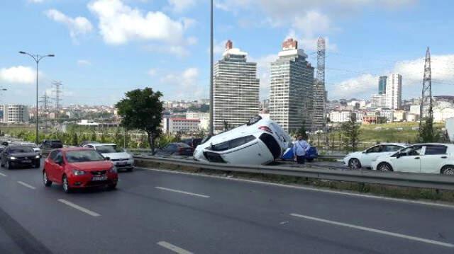 Sınava Giderken Kaza Yapan Öğretmenleri Taktıkları Emniyet Kemeri Kurtardı