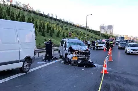 Mesai Bitiminde Evlerine Dönen İşçileri, Ticari Araç Biçti: 2 Ölü, 5 Yaralı