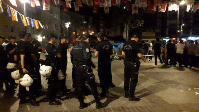 Seçim Standında İyi Partililer ile MHP'liler Arasında <a class='keyword-sd' href='/kavga/' title='Kavga'>Kavga</a> Çıktı: 6 Yaralı
