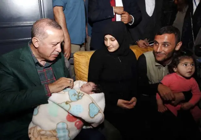 Erdoğan, Havalimanına Dönüş Yolunda Sevgi Seliyle Karşılaştı