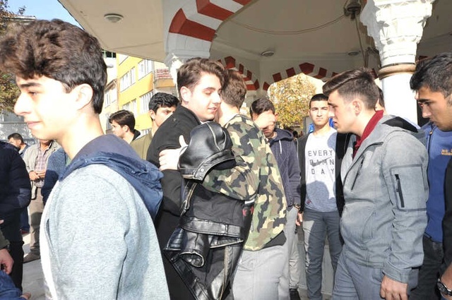 Kocasını Öldüren Kadına Oğlu Destek Oldu: Dik Dur, Eğme Başını