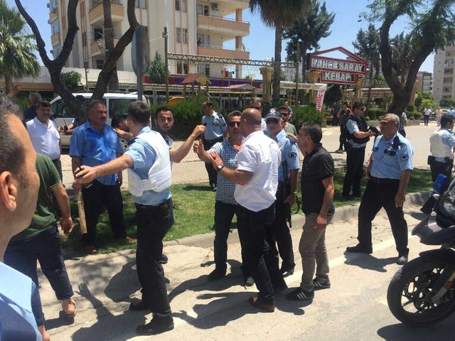 Adana'da Toplu Taşımacıların Kavgası! 200 Kişi Birbirine Girdi