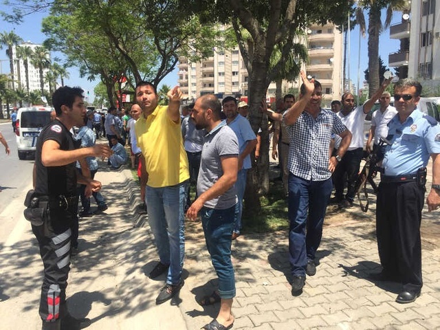 Adana'da Toplu Taşımacıların Kavgası! 200 Kişi Birbirine Girdi