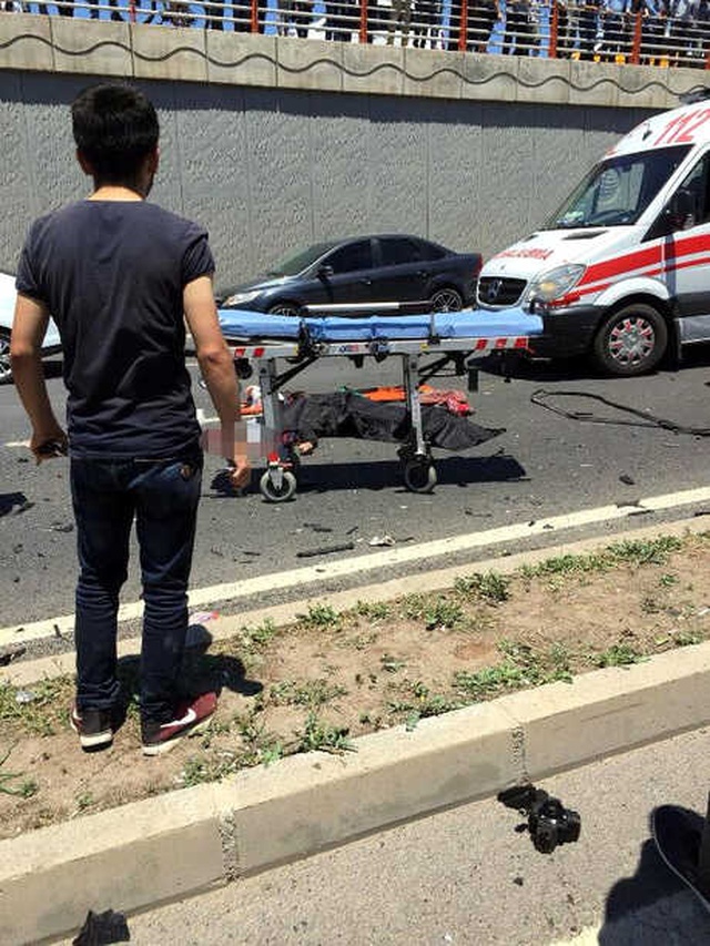 Diyarbakır'da Zincirleme Kaza! Yolcu Otobüsü, Otomobil ve Taksi Birbirine Girdi: 2 Ölü, 5 Yaralı