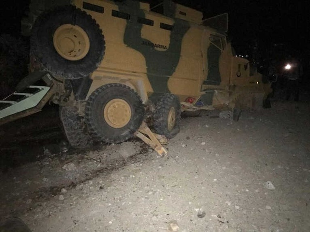 Askeri Konvoyun Geçişi Sırasında Patlama Meydana Geldi: 4 Askerimiz Yaralandı