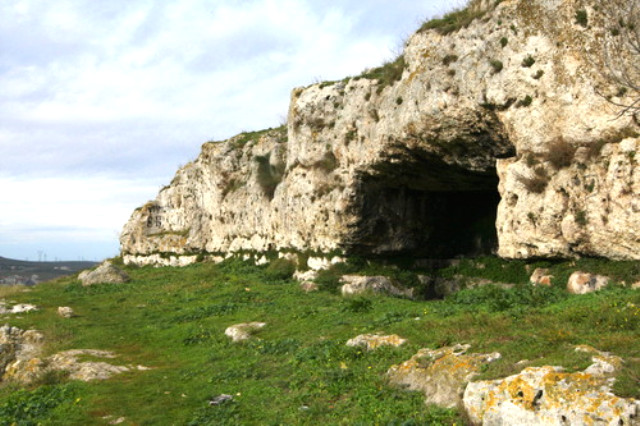 İstanbul'da İlk Yerleşik Yaşamın Başladığı Mağara, Madde Bağımlılarının Meskeni Oldu
