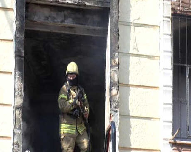 4 Katlı Binada Doğal Gaz Patlaması Sonucu Yangın Çıktı: 1'i Ağır 2 Kişi Yaralandı