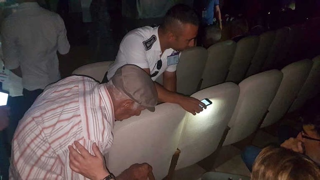 Kılıçdaroğlu'nun Katıldığı Toplantıda Salon Karanlığa Gömüldü