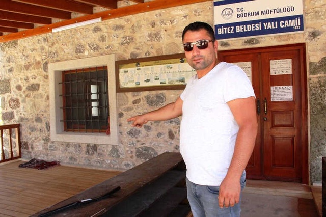 Genç Adam Sigara Yüzünden Tartıştığı İmamı Bıçakladı