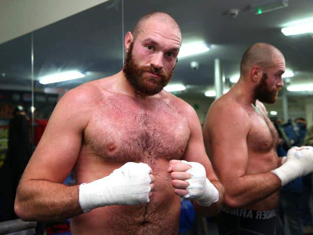 Ringlere Dönen Tyson Fury, Rakibini Mağlup Etti