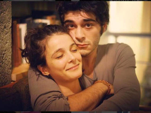 Büşra Develi ile Burak Deniz Ayrıldı