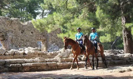 Kemer Sahillerinde Güvenliği Sağlayacak Olan Atlı Jandarma Göreve Başladı