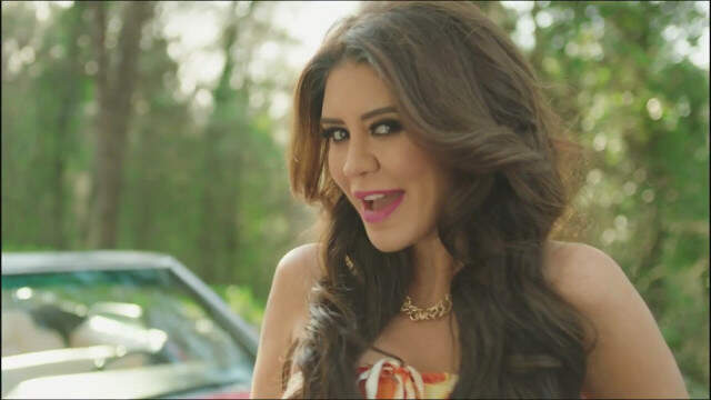 Ünlü Şarkıcı Ebru Polat 