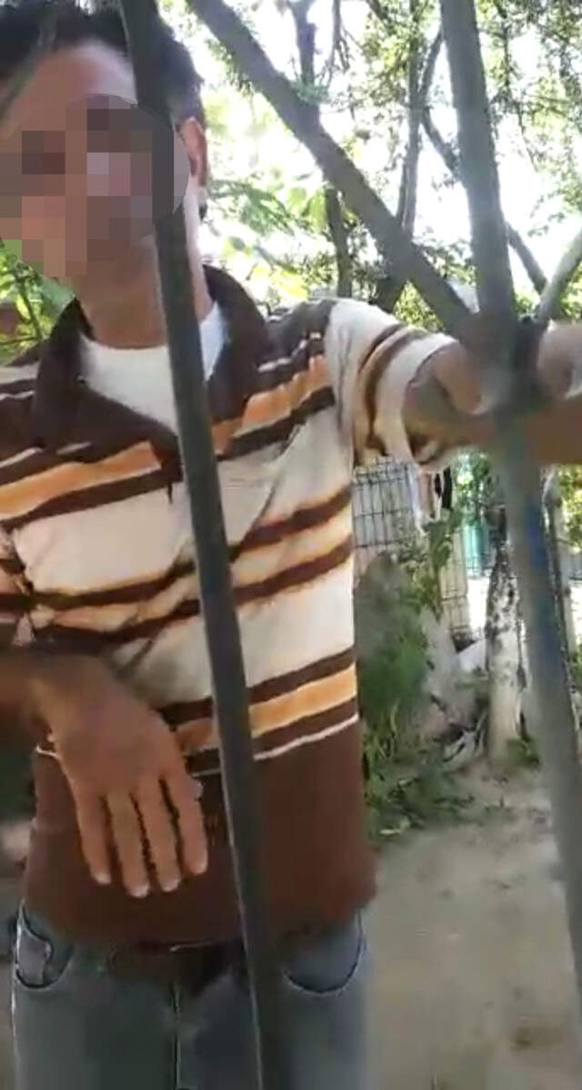 12 Yaşındaki Çocuğun Kapısına Dayanan Sapık, Pencereleri Zorlayıp Cinsel Organını Gösterdi 12 Yaşındaki Çocuğun Kapısına Dayanan Sapık, Pencereleri Zorlayıp Cinsel Organını Gösterdi