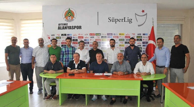 Alanyaspor, Mesut Bakkal ile Sözleşme Yeniledi