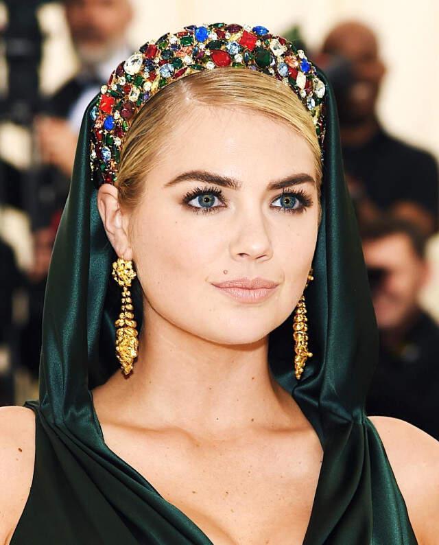 Model Kate Upton Yeni Yaşını Çıplak Videoyla Kutladı