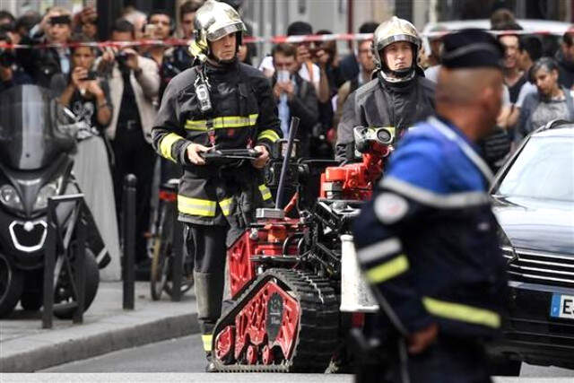 Paris'te Silahlı Saldırgan 3 Kişiyi Rehin Aldı! Polis Operasyonu Sonucu Saldırgan Yakalandı