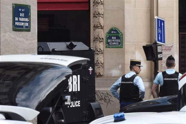 Paris'te Silahlı Saldırgan 3 Kişiyi Rehin Aldı! Polis Operasyonu Sonucu Saldırgan Yakalandı