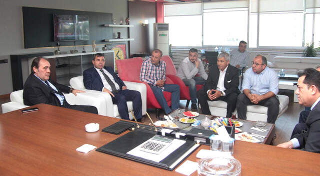 TFF Başkanı Yıldırım Demirören, Eskişehirspor'u Ziyaret Etti TFF Başkanı Yıldırım Demirören, Eskişehirspor'u Ziyaret Etti