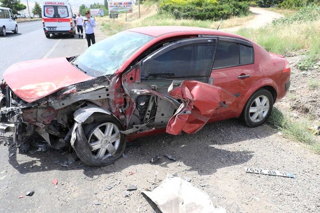 Diyarbakır'a Giderken Kaza Geçiren Aileye Bayram Zehir Oldu: 7 Yaralı