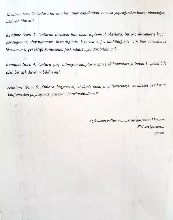 Profesör, Final Sınavında Soruları Öğrencilere Değil Kendine Sordu