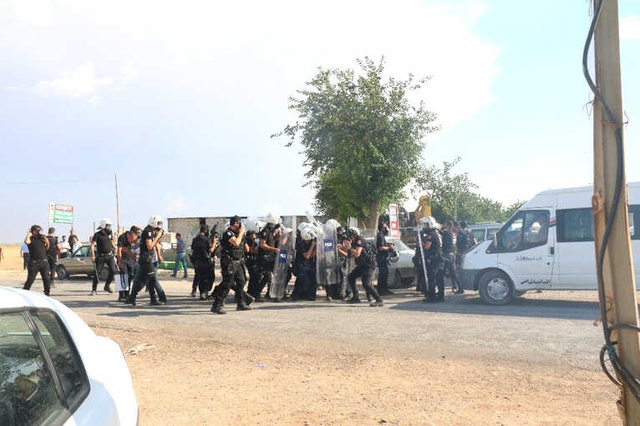 Suruç'taki Cenazede Ortalık Karıştı, Mezarlığa Yürüyen HDP'lilere Polis Müdahale Etti